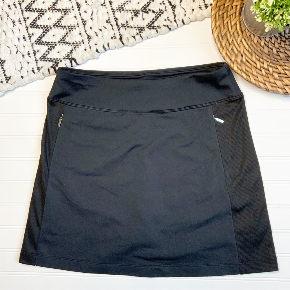 CUTTER & BUCK Black Dry-Tec Coaster skirt-size small